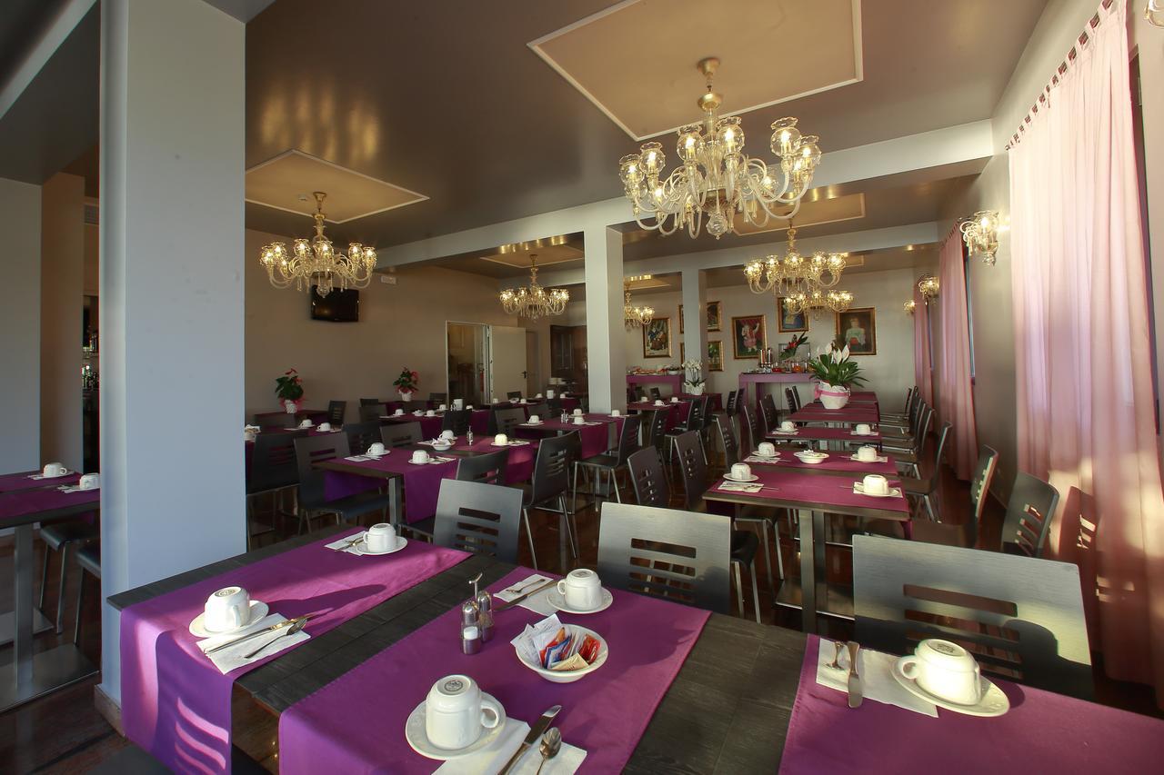 Hotel San Marco 페스키에라델가르다 외부 사진