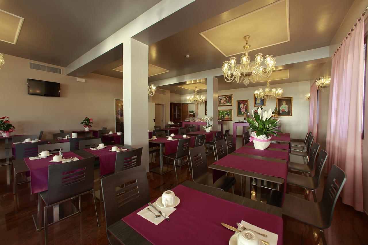 Hotel San Marco 페스키에라델가르다 외부 사진